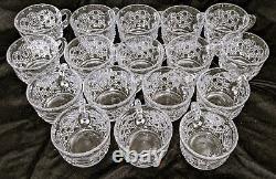 19 Piece L. E. Smith Daisy & Button Clear Glass Punch Bowl, 17 Cups & Glass Ladle