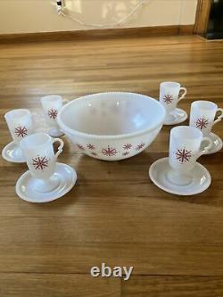 1930s McKee Vtg Tom & Jerry Bowl and Mugs Milk Beaded Glass Red Snowflake Set