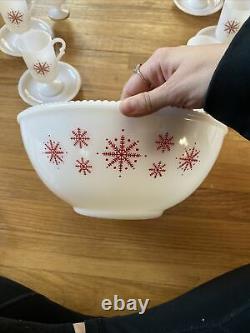 1930s McKee Vtg Tom & Jerry Bowl and Mugs Milk Beaded Glass Red Snowflake Set