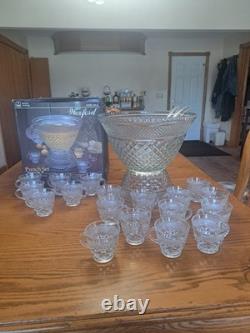 Anchor Hocking Vintage 21-Piece Wexford Pattern Punch Bowl Set Original Box