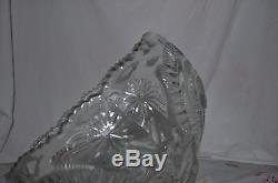 Beautiful Vintage Scalloped Edge Pressed Glass Large Punch BowlGreat Pattern