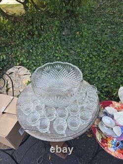 Gorgeous L. E. Smith Pineapple Vintage Heavy Cut Glass 11 Qt Punch Bowl 16 Cups