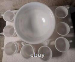 Hazel Atlas Milk Glass 9 Egg Nog Punch Bowl w 8 Mugs TOM & JERRY Christmas