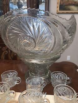 L. E. Smith Aztec & Slewed Horseshoe Glass Punch bowl Under plate cups Ladle base