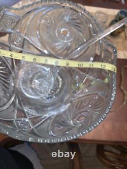 L. E. Smith Aztec & Slewed Horseshoe Glass Punch bowl Under plate cups Ladle base