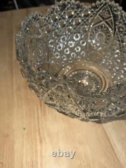 L E Smith Crystal Daisy and Button Punch Bowl 12 Cups, Glass Ladle beautiful