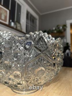 L E Smith Crystal Daisy and Button Punch Bowl 12 Cups, Glass Ladle beautiful