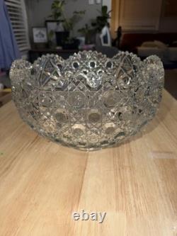 L E Smith Crystal Daisy and Button Punch Bowl 12 Cups, Glass Ladle beautiful