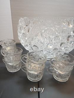 L E Smith Crystal Daisy and Button Punch Bowl 12 Cups, Glass Ladle beautiful con
