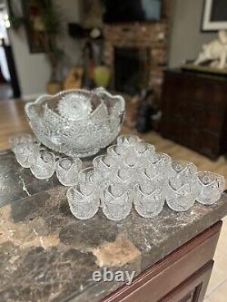 L E Smith Daisy & Button Ornate MCM Punch Bowl/Centerpiece Glass Ladle (19) Cups
