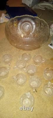 L. E. Smith Glass Co. Punch Bowl With Horseshoe Radiant Daisy Pattern & 12 Cups