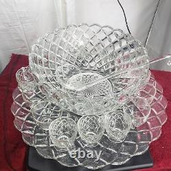 L. E. Smith Holiday Pressed Glass Punch Bowl Set With 15 Cups