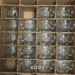 L. E. Smith Punch Bowl With Ladle & 18 Cups 20 Pc Set