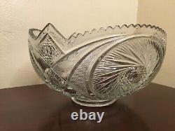 L. E. Smith Vintage 1930s Glass Pinwheel and Stars Slewed Horseshoe Punch Bowl