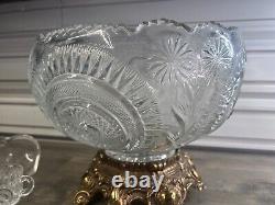 L. E. Smith Vintage Fifteen Piece Punch Bowl Set With Gold Colored Base