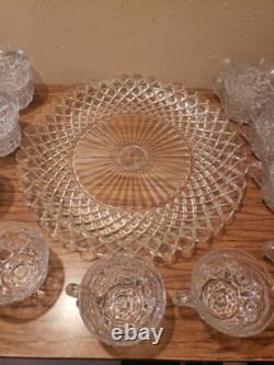 LE Smith Glass DAISY & BUTTON Punch Bowl Set Bowl, 19 Cups, Laddle, Underplate