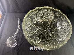 LE Smith Glass Punch Bowl With Ladle