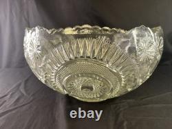 LE Smith Glass Punch Bowl With Ladle