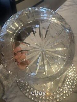 Large crystsl punch bowl With Lid