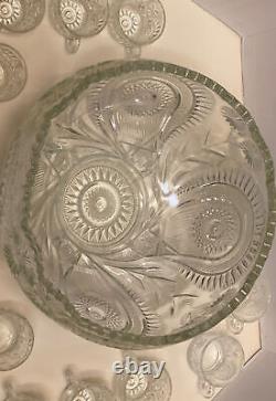 Punch Bowl Radiant Peacock Large Clear American Made Pressed Glass 1/2 11 cups