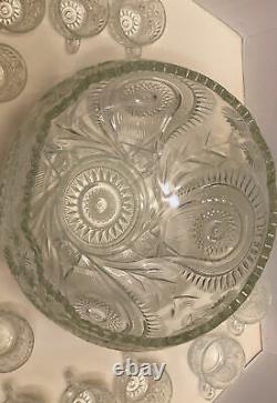 Punch Bowl Radiant Peacock Large Clear American Made Pressed Glass 1/2 11 cups