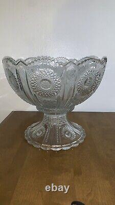 Punch bowl With Stand vintage