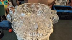 True Vintage Beautiful 15 Piece Punch Bowl Set