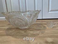 VINTAGE LE Smith Pinwheel Star Slewed Horseshoe Punch Bowl with Set 16 Cups