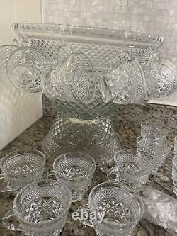 Vintage ANCHOR HOCKING WEXFORD Punch Bowl Set 16 Cups Hooks Wedding Party Shower