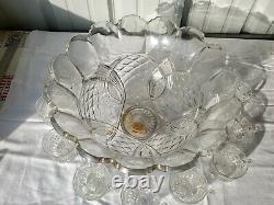 Vintage Fostoria Heavy Pressed Glass Punch Bowl With 9 Glasses