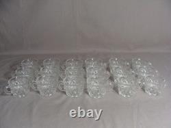 Vintage L. E. SMITH Punch Bowl With 18 Cups & 1 Ladle In The Pineapple Pattern