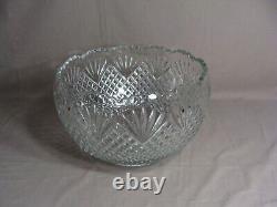 Vintage L. E. SMITH Punch Bowl With 18 Cups & Ladle In The Pineapple Pattern