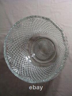 Vintage L. E. SMITH Punch Bowl With 18 Cups & Ladle In The Pineapple Pattern
