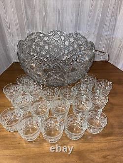 Vintage L. E. Smith Daisy Hobstar and Button Punch Bowl With Ladle & 18 Cups