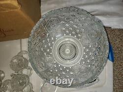 Vintage LE Smith 20pc Glass Daisy & Button Punch Bowl Set, Cups, Ladle, box