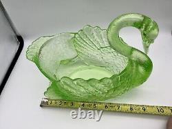 Vintage Large Cambridge Green Uranium Glass Swan Punch/Candy Bowl 9x6x7tall